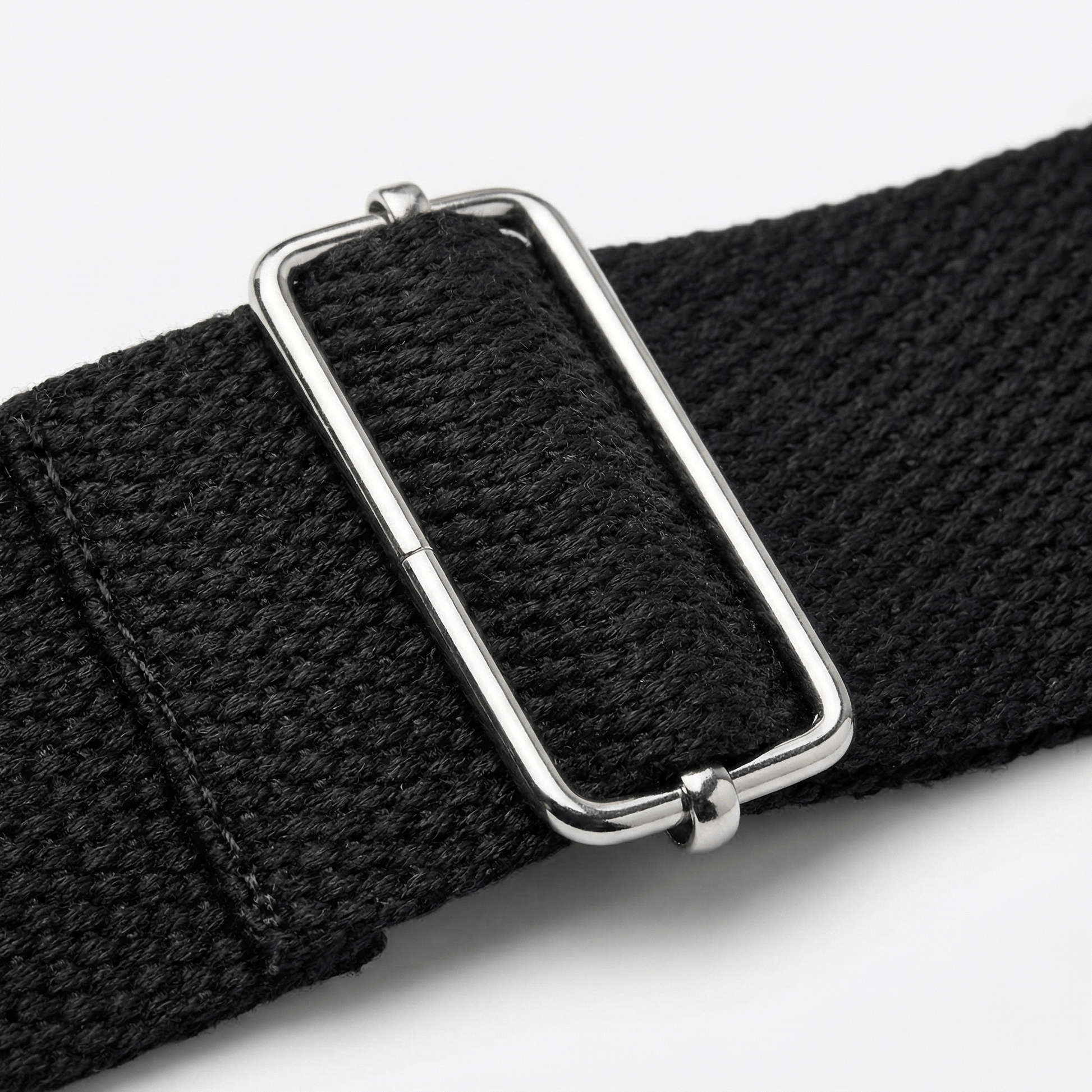 Himmense Everyday Carry Bag - silver buckle strap detail